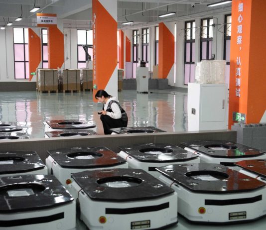 Cina: giovani talenti promuovono sviluppo di robotica industriale a Hefei (3)