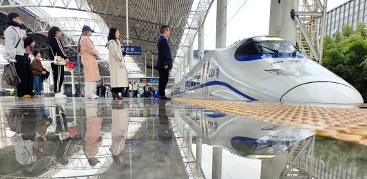 Cina: Festa Lavoro, disposti 1.641 treni in più per i rientri durante le vacanze