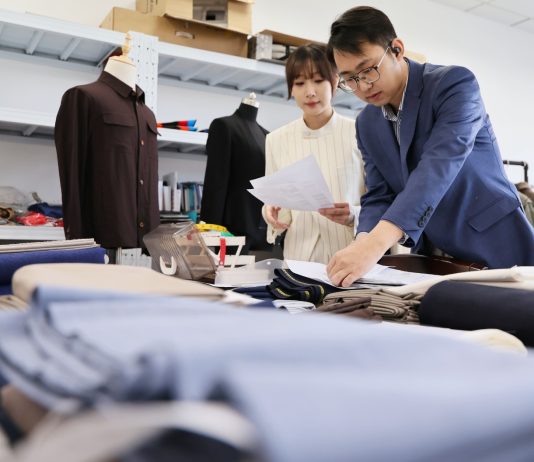 Cina: giovani designer rinnovano lo storico marchio di moda Diyang (3)