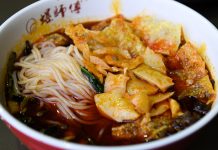 Cina: a Liuzhou si producono germogli di bambù sottaceto per il Luosifen (3)
