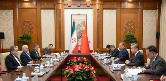 Cina: ministro Esteri Wang Yi tiene colloqui con l’omologo iraniano Araghchi (1)