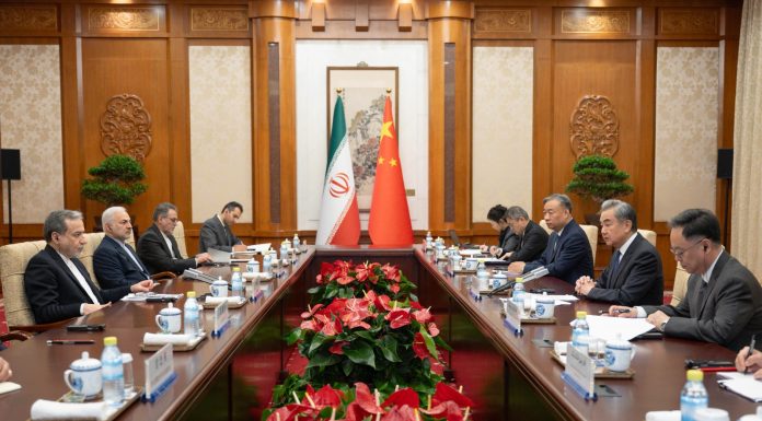 Cina: ministro Esteri Wang Yi tiene colloqui con l’omologo iraniano Araghchi (1)