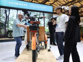 Cina: in corso a Shanghai la Fiera internazionale della bicicletta (1)