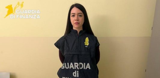 Ingerisce 74 ovuli di droga, una donna di 44 anni arrestata all’aeroporto di Orio al Serio
