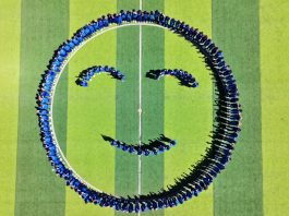 Cina: gli studenti celebrano la Giornata mondiale del sorriso (1)