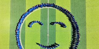 Cina: gli studenti celebrano la Giornata mondiale del sorriso (1)
