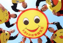 Cina: gli studenti celebrano la Giornata mondiale del sorriso (2)