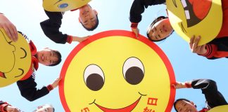 Cina: gli studenti celebrano la Giornata mondiale del sorriso (2)