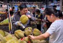 Cina: a Nanning grande consumo di durian (3)