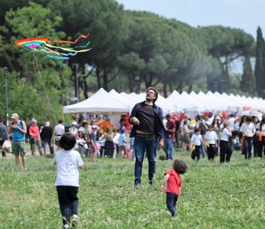 Roma: al Parco degli Acquedotti il festival internazionale degli aquiloni (1)
