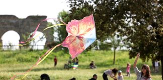 Roma: al Parco degli Acquedotti il festival internazionale degli aquiloni (2)