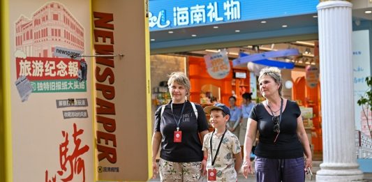 Cina: Haikou, la Qilou Old Street è diventata una meta popolare per turisti (3)