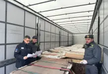 A Chiasso sequestrato un tir con oltre 24 tonnellate di zinco, un denunciato