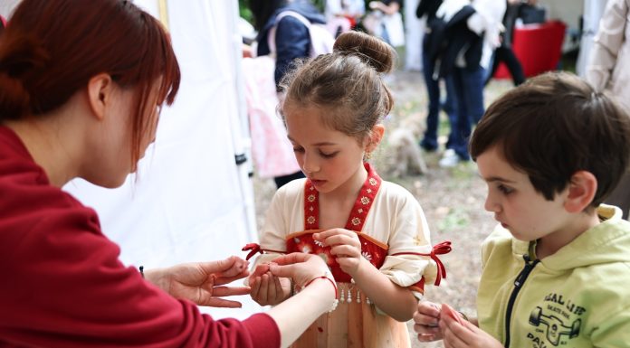 Roma, bambini e adulti alla scoperta della cultura cinese (1)
