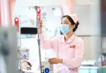 Cina: ampliato il personale infermieristico per potenziare il sistema sanitario