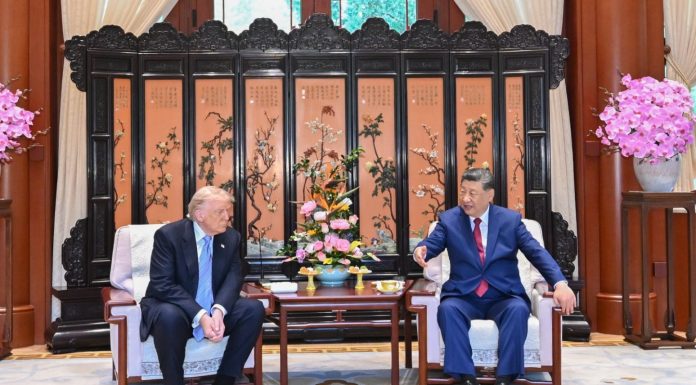 Xi e Trump hanno avuto un incontro riservato a Pechino (3)