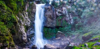 Cina: le cascate di Jinping acquistano popolarità come meta turistica (1)