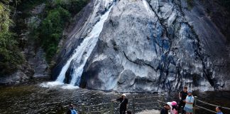 Cina: le cascate di Jinping acquistano popolarità come meta turistica (2)