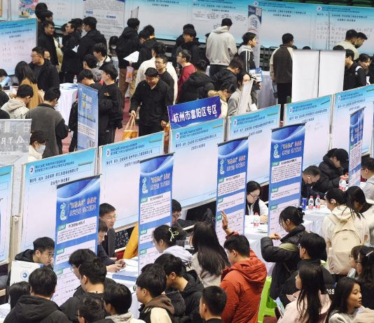 Cina: mercato del lavoro complessivamente stabile ad aprile