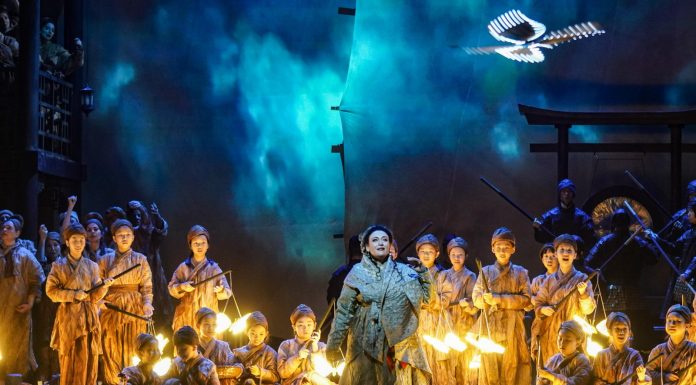 Jackie Chan reinventa “Turandot” con kung fu ed estetica cinese alla prima di Guangzhou