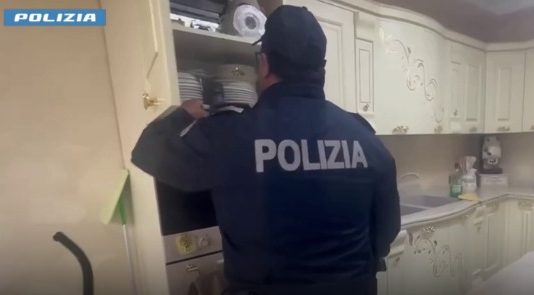Traffico di droga a Palermo gestito dai clan mafiosi, 26 arresti / Video