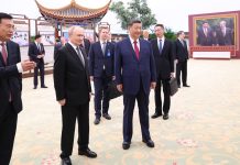 Xi e Putin visitano una mostra fotografica che celebra l’amicizia Cina-Russia