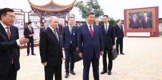Xi e Putin visitano una mostra fotografica che celebra l’amicizia Cina-Russia