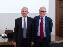 Rapporto Auditel-Ipsos Doxa, i giovani 18-34 anni sono iperconnessi ma non lasciano la tv: ecco i dati