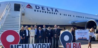 Atterrato a Olbia il primo volo diretto da New York