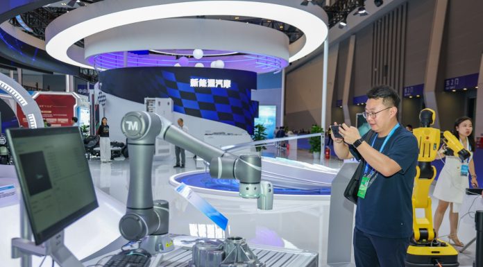 Cina: apre a Chongqing fiera internazionale per investimenti, commercio (2)