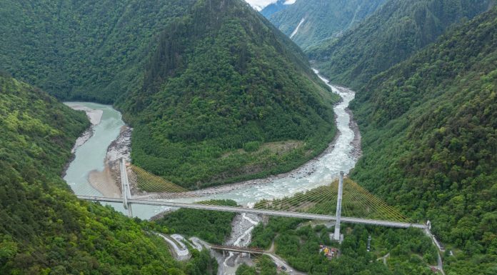 Cina: Xizang sempre più accessibile grazie a sistema di trasporti capillare (2)