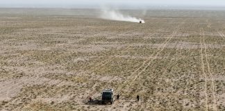 Cina: da 19 anni nel deserto per trasformare le dune in oasi (2)