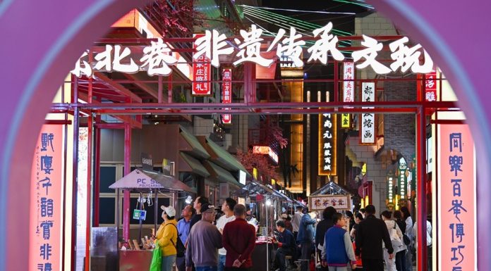 Cina: Hebei, Shijiazhuang promuove economia notturna per stimolare consumi (1)