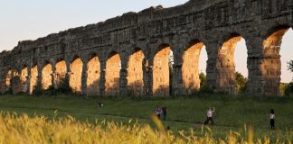 Roma: il bel tempo attira visitatori sull’Appia e al Parco degli Acquedotti (2)