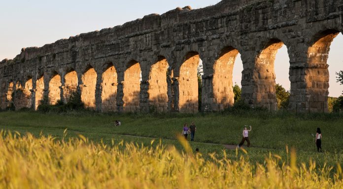 Roma: il bel tempo attira visitatori sull’Appia e al Parco degli Acquedotti (2)