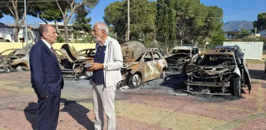 Schifani visita la sede della Sicily by Car a Villagrazia di Carini: “Presenza concreta della Regione contro le intimidazioni”