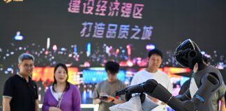 Cina: robot umanoidi protagonisti alla World Intelligence Expo (1)