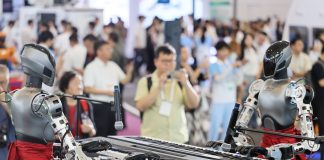 Cina: robot umanoidi protagonisti alla World Intelligence Expo (3)