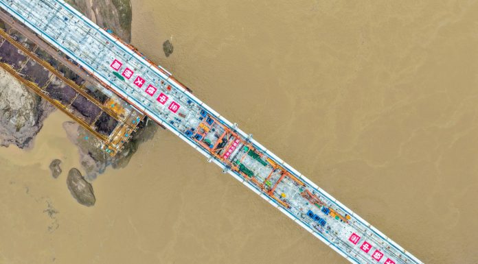 Cina: ponte Shituo sullo Yangtze completa chiusura ferroviaria (2)