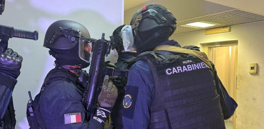 A Roma 9 arresti per traffico di droga, estorsione e sfruttamento della prostituzione