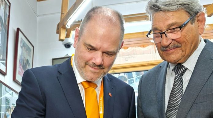 Cina: sindaco tedesco visita Huangshan tra cultura e innovazione (1)