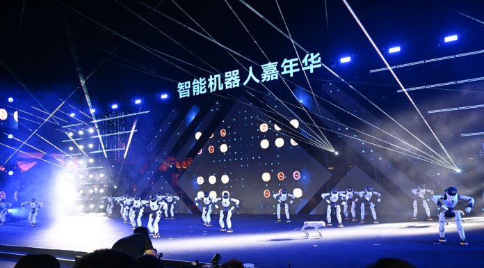 Cina: Tianjin, droni e robot protagonisti al carnevale tecnologico (2)