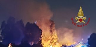 Nella notte vasto incendio di vegetazione a Quartu Sant’Elena