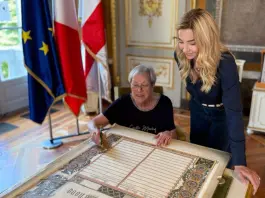 La sindaca Silvia Salis nella storica pergamena dei sindaci di Genova
