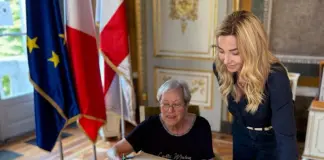 La sindaca Silvia Salis nella storica pergamena dei sindaci di Genova