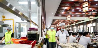 Cina: università di Harbin saluta laureati con banchetto di ravioli (3)