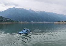 Cina: a Chongqing operazioni di pulizia nel bacino delle Tre Gole (1)