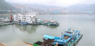 Cina: a Chongqing operazioni di pulizia nel bacino delle Tre Gole (2)