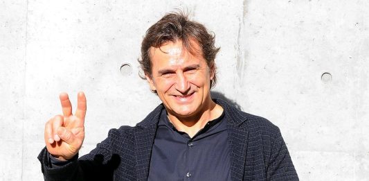 Addio ad Alex Zanardi, l’ex pilota e atleta paralimpico aveva 59 anni. Martedì i funerali a Padova