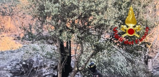 Incendio sul Monte Faeta, arrestata la propagazione del fronte di fiamma. Indagati due operai agricoli / Video